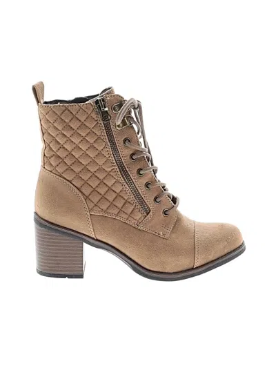 Pre-owned White Mountain Ankle Boots In Tan