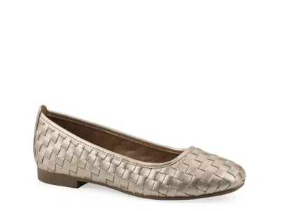 White Mountain Boccie Flat In Gold