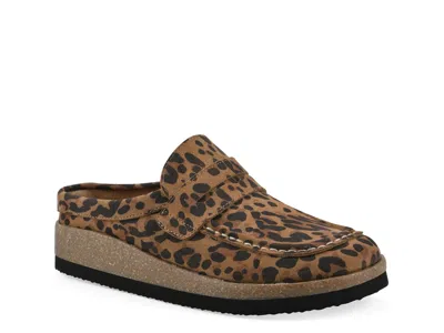 White Mountain Brinlee Clog In Brown