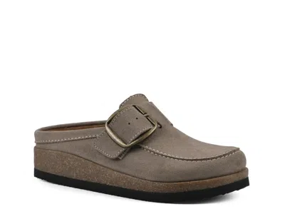 White Mountain Bueno Clog In Brown