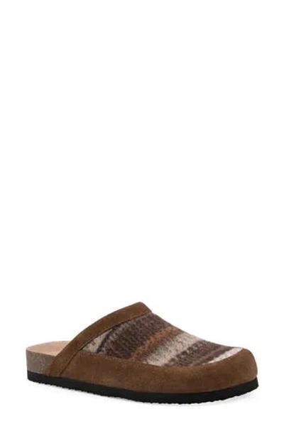 White Mountain Footwear Benday Clog In Brown