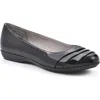 White Mountain Footwear Clara Ballet Flat In Black/patent