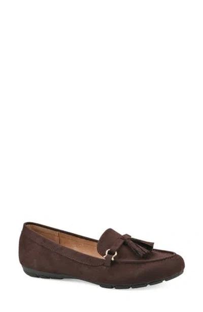 White Mountain Footwear Gush Tassel Loafer In Chocolate/suedette
