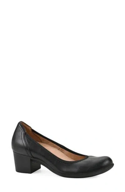 White Mountain Footwear Tripton Block Heel Pump In Black/ Grainy/ Smooth