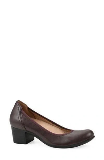 White Mountain Footwear Tripton Block Heel Pump In Burgundy/ Grainy/ Smooth