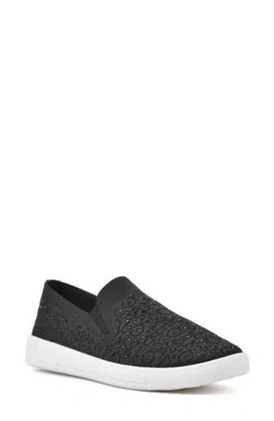 White Mountain Footwear Unit Knit Slip-on Sneaker In Black/fabric