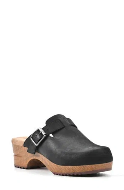 White Mountain Footwear White Mountain Behold Suede Platform Clog In Black/nubuck