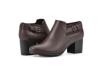 White Mountain Noah In Brown