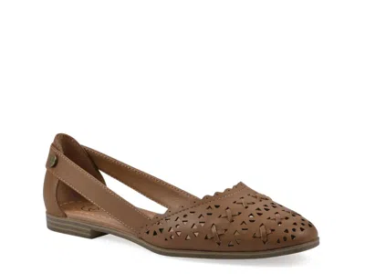 White Mountain Nobler Flat In Brown