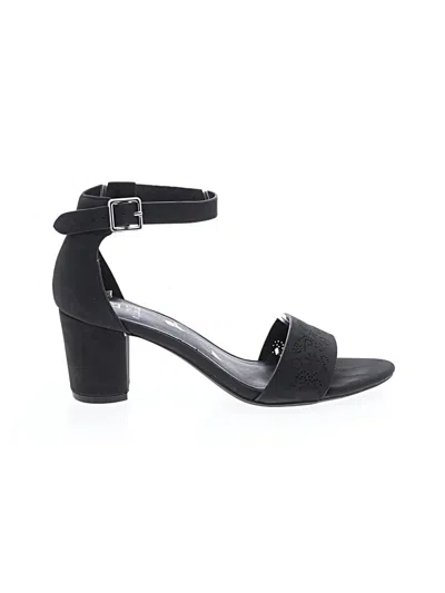 Pre-owned White Mountain Sandals In Black