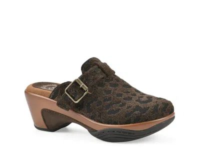 White Mountain Vias Clog In Brown