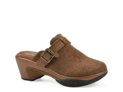 White Mountain Vias Clog In Brown