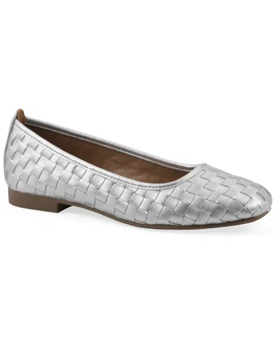 White Mountain Boccie Flat In Silver