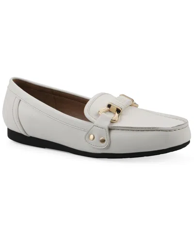 White Mountain Women's Wayside Loafer In White