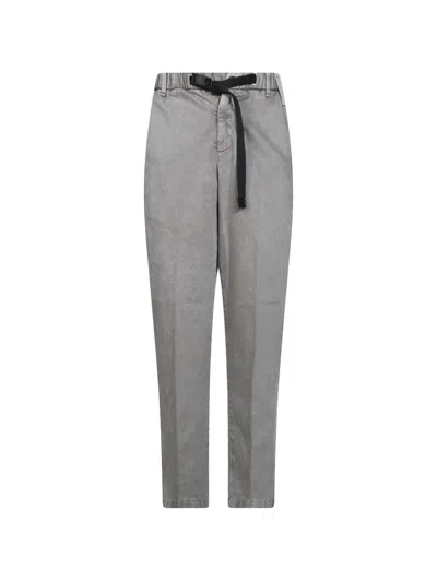 White Sand Belted Tapered Trousers In Grau