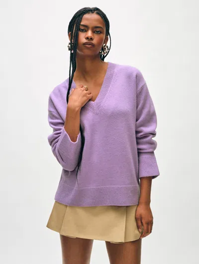 White + Warren Cashmere Relaxed V Neck Sweater In Purple Haze