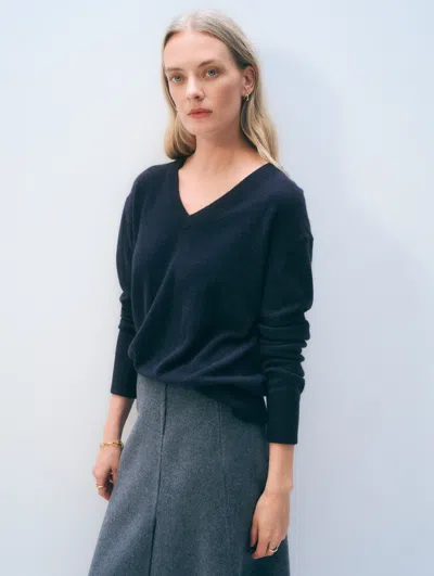 White + Warren Cashmere V Neck In Deep Navy Blue