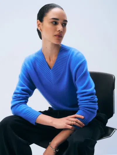White + Warren Cashmere Wide Rib Trim V Neck In Blue Canvas