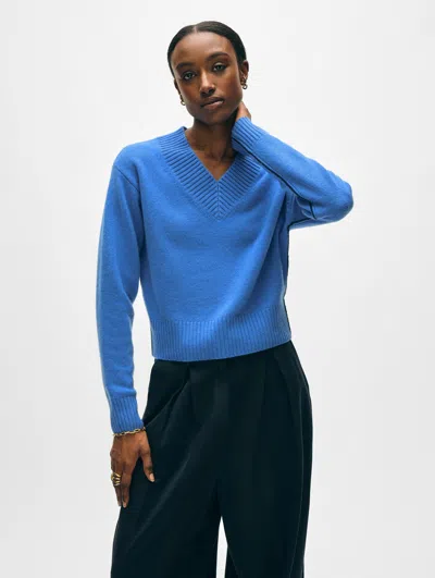 White + Warren Cashmere Wide Rib Trim V Neck Sweater In Blue Canvas