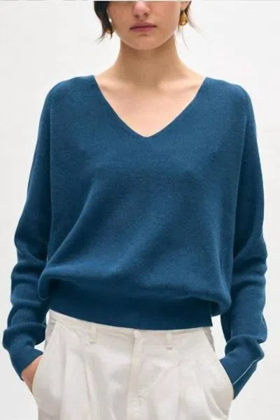 White + Warren Cotton Blend Tipped V-neck In Ocean Blue