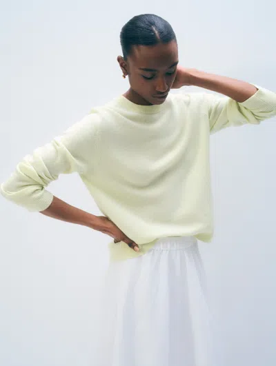 White + Warren White & Warren Cashmere Crewneck Top In Pale Pistachio In Yellow