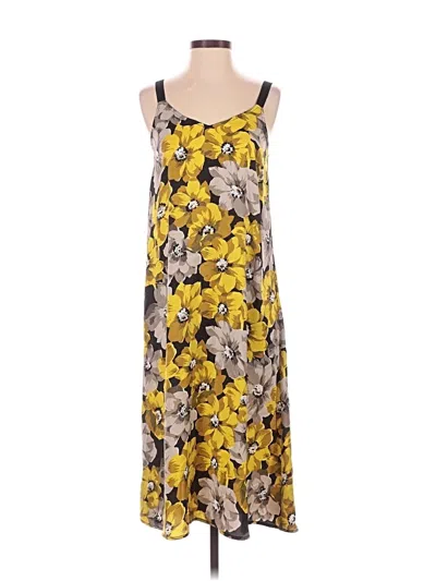 Pre-owned Who What Wear Casual Dress In Yellow