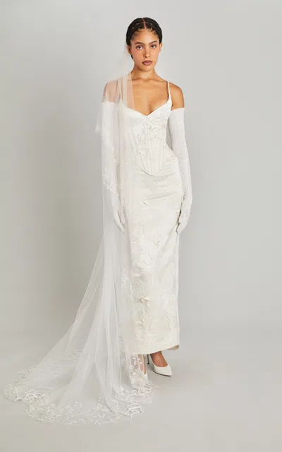 Wiederhoeft Carnation Embellished  Veil In Off-white