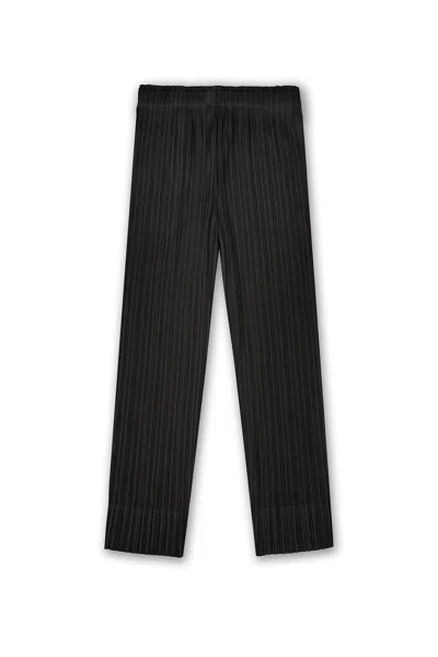Wild Cosmos Women's Natalia Plissé Satin Tapered Crop Pant - Black