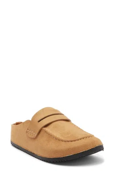 Wild Diva Lounge Matcha Flat Mule In Tan