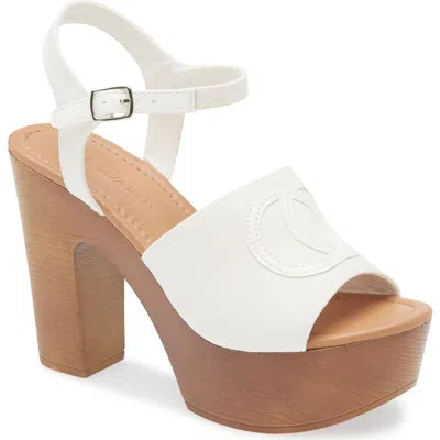 Wild Diva Lounge Stormy Block Heel Platform Sandal In White