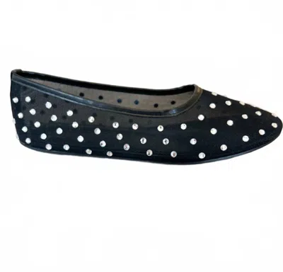 Wild Diva Women's Nanami Flat Shoes In Black