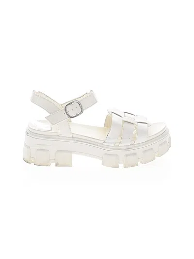 Pre-owned Wild Fable Sandals In White