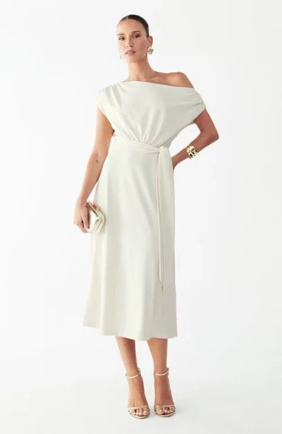 Willa Eva Midi Dress In White