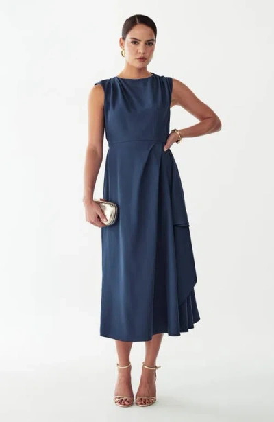 Willa Giselle Midi Dress In Blue