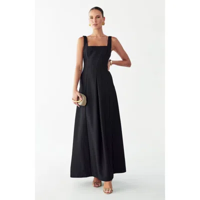 Willa Leonne Midi Dress In Black