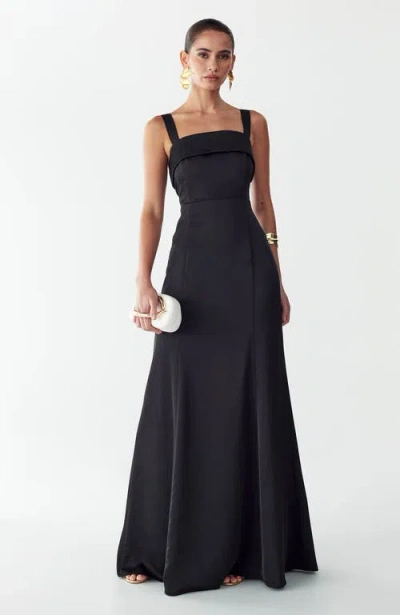 Willa Norfolk Maxi Dress In Black