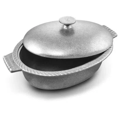 Wilton Armetale Gourmet Grillware Oval Chili Pot With Lid, 4-quart In Silver