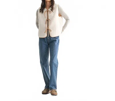 Wishlist Contrast Fleece Vest In Off White/camel