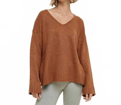 Wishlist Marled V-neck Sweater With Side Slits In Toasted Pumpkin In Brown