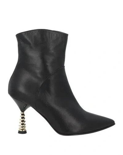 Wo Milano Woman Ankle Boots Black Size 5 Leather