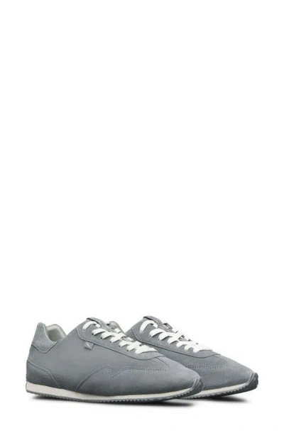 Wolf & Shepherd Pacer Lite Sneaker In Gray