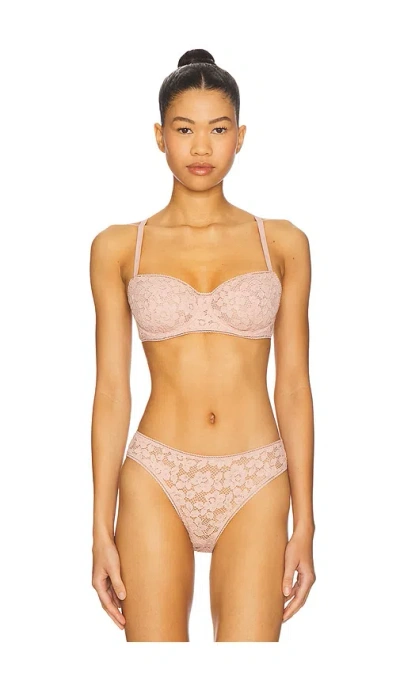 Wolford Lace Underwire Bandeau In Pink