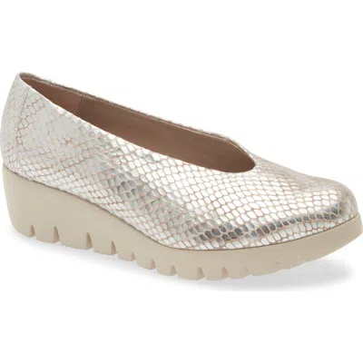 Wonders Extralite Wedge Pump In Multi