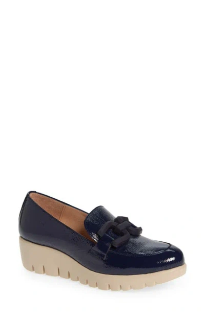 Wonders San Marino Platform Loafer In Lack Baltic