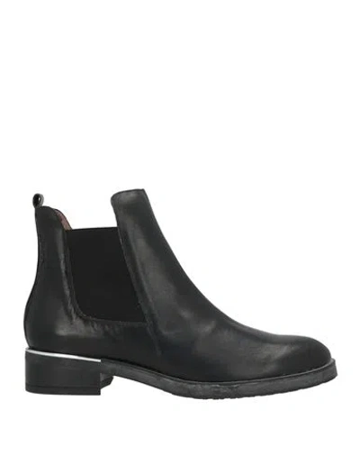 Wonders Woman Ankle Boots Black Size 8 Leather