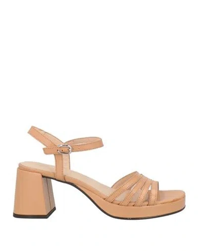 Wonders Woman Sandals Sand Size 6 Leather In Neutral