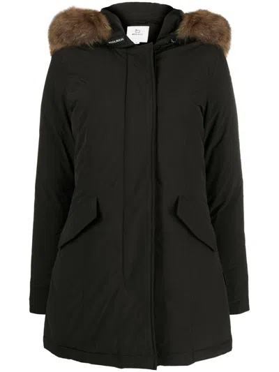 Woolrich Insulated Black Parka With Fur Trimmed Hood In Animal Print