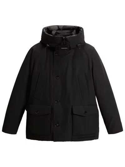 Woolrich Chevron Quilted Hooded Jacket With Ribbed Cuffs And Multiple Pockets In Black