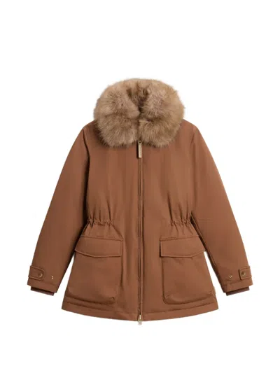 Woolrich 페이크 퍼 칼라 드로스트링 코트 In Brown