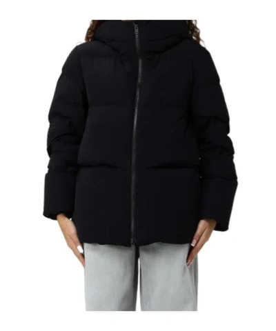 Woolrich Hooded Puffer Jacket In Black